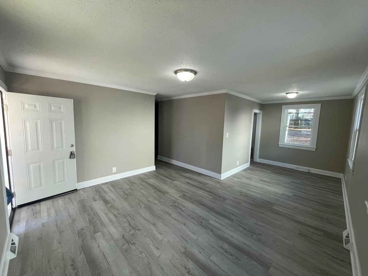 613 Caldwell Ave Ne - Photo 3 of 16