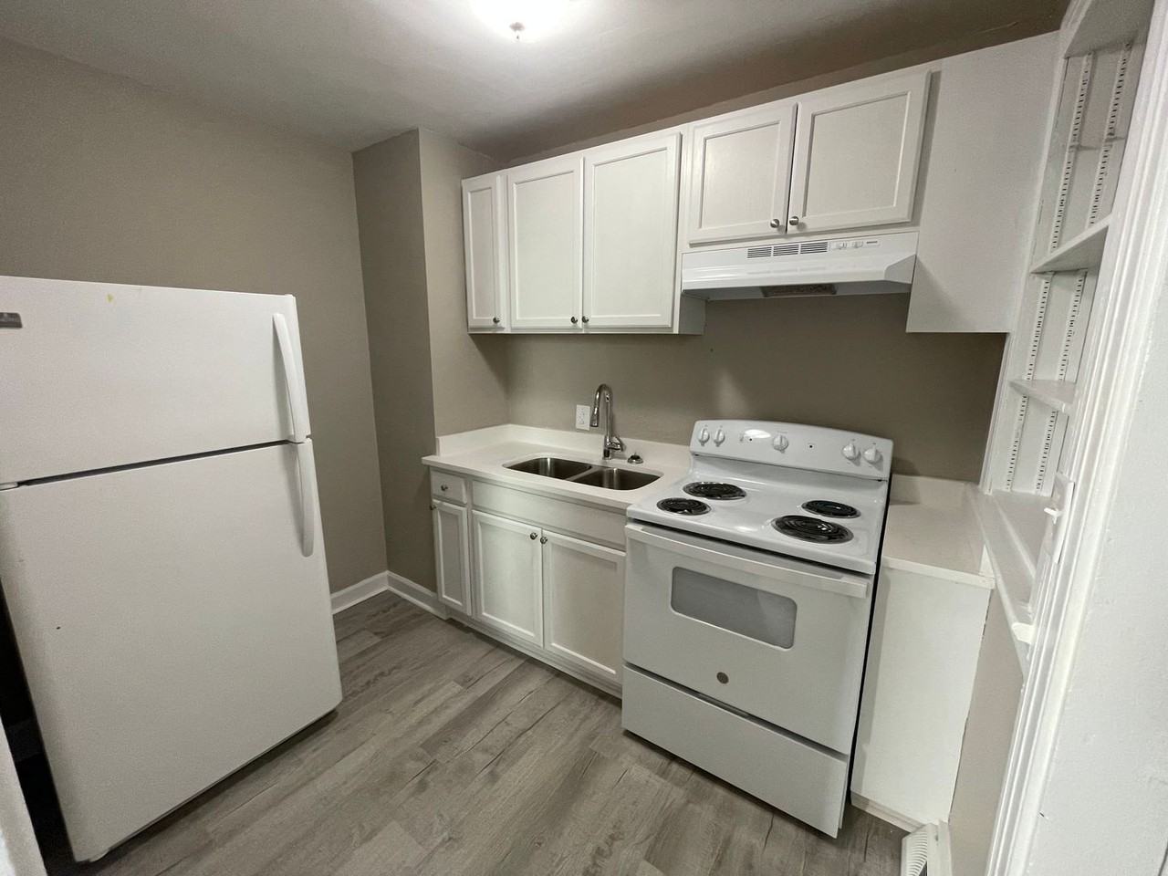 613 Caldwell Ave Ne - Photo 5 of 16