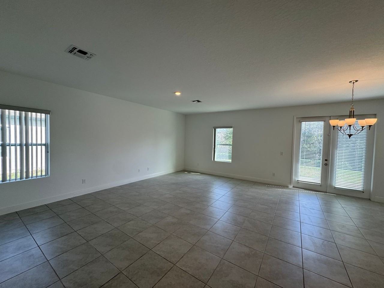 1537 Meadowlark Dr - Photo 7 of 32