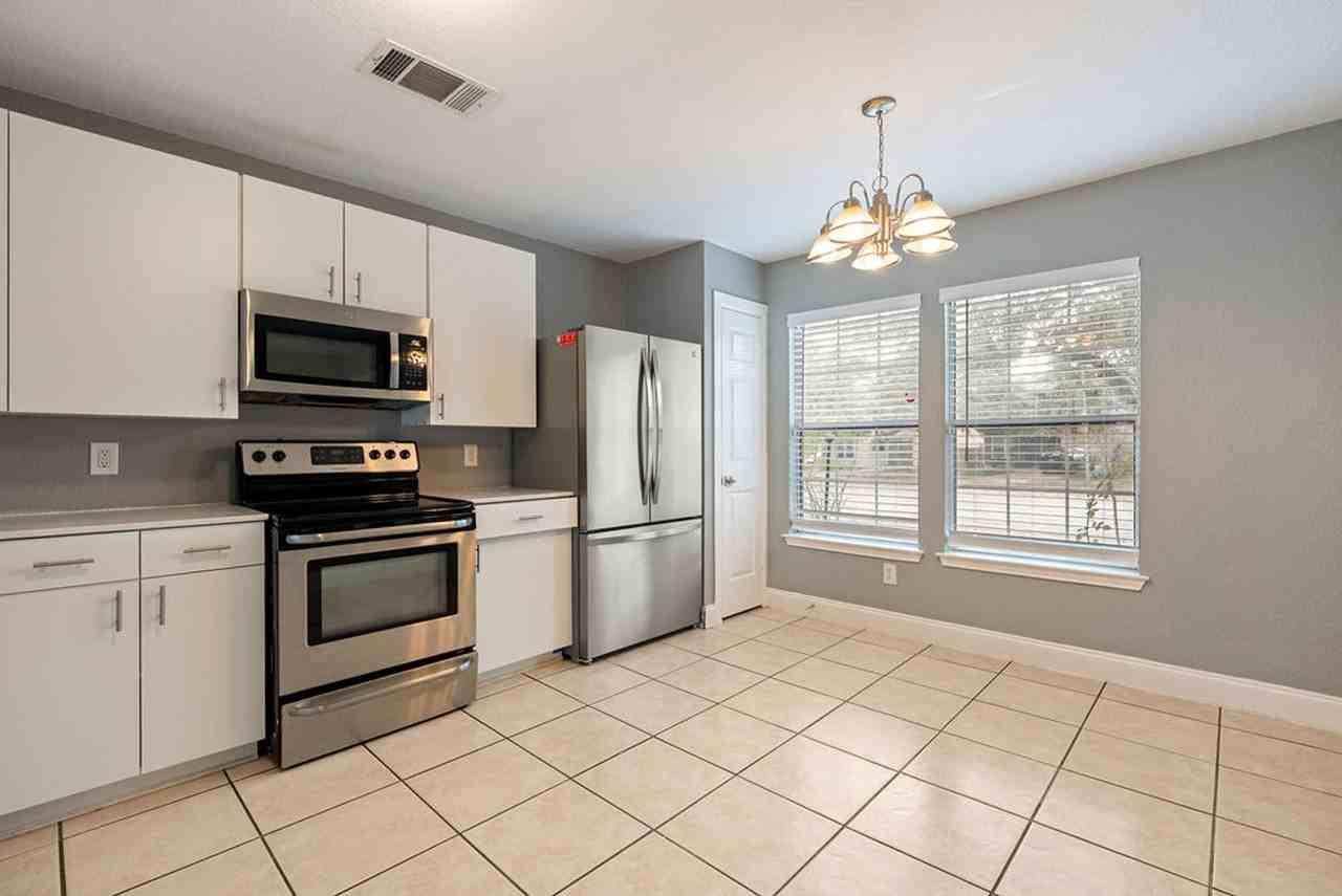 1516 Geoffs Dr - Photo 5 of 18