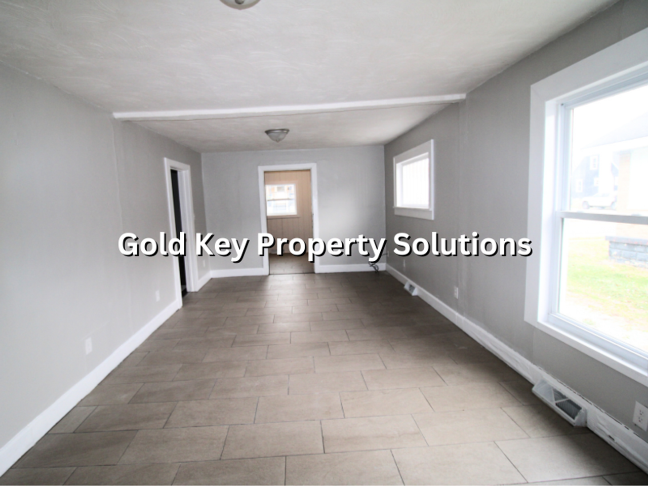 707 W 22nd St - Photo 6 of 18