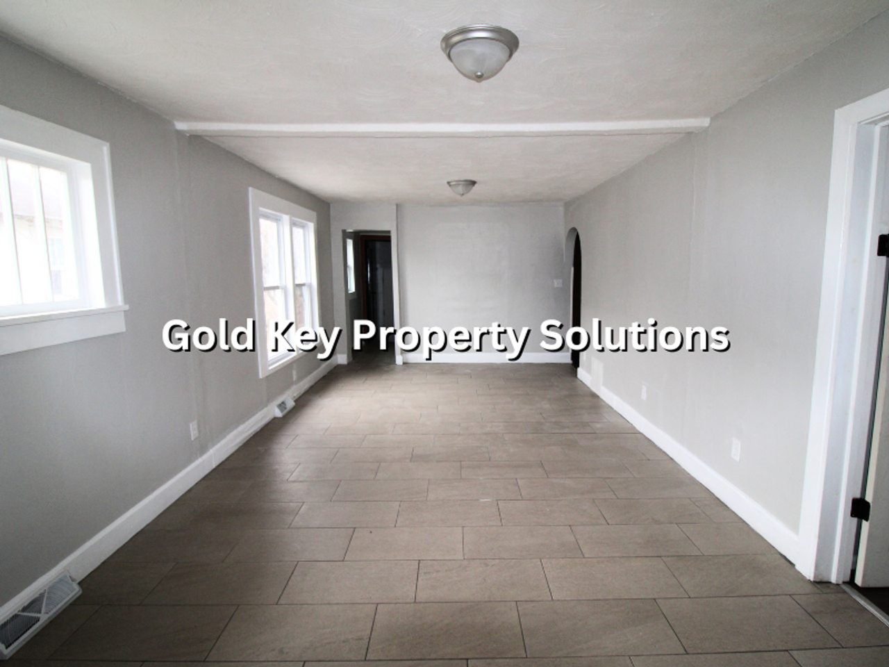 707 W 22nd St - Photo 7 of 18