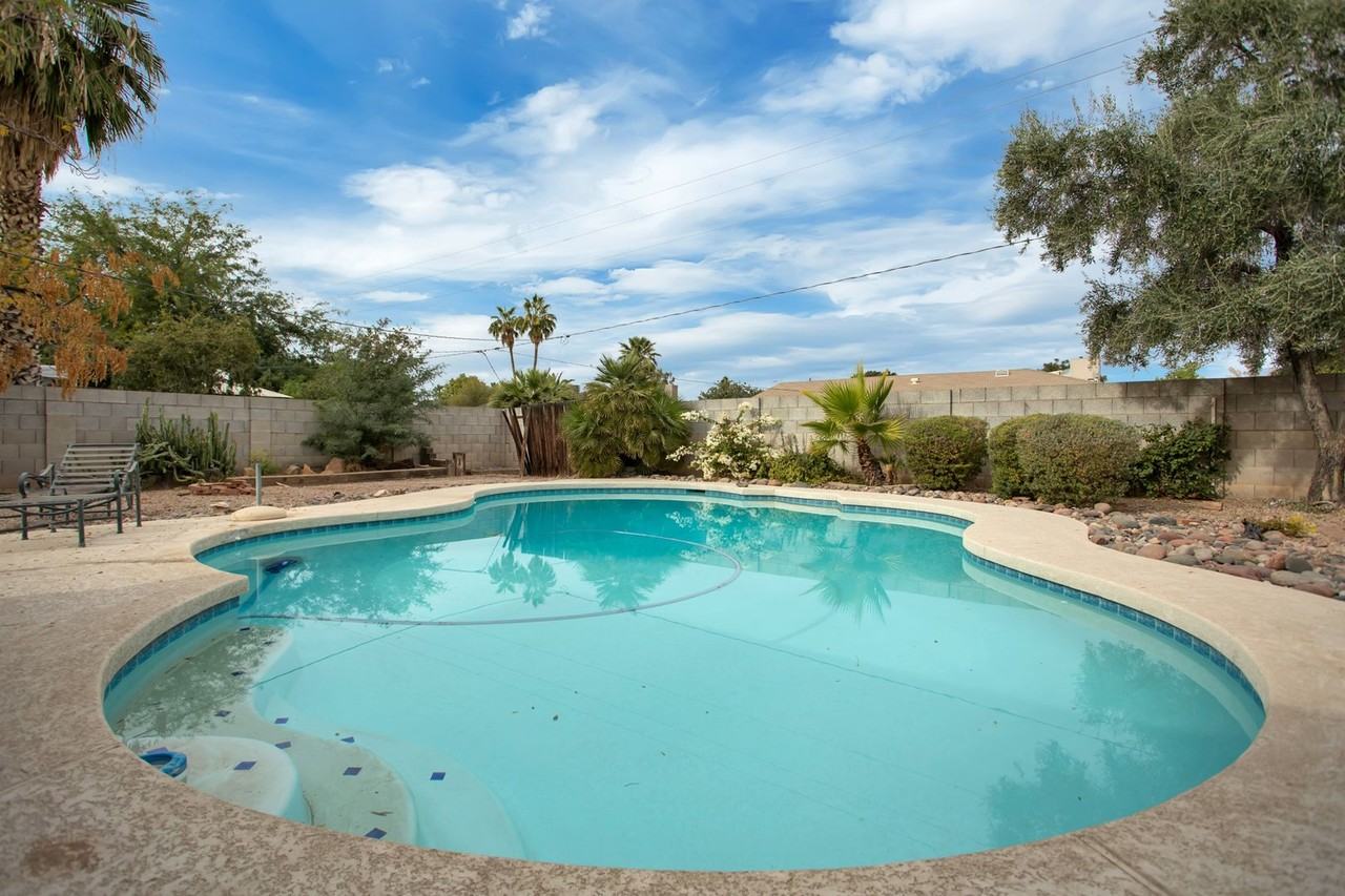 1106 E Balboa Dr - Photo 3 of 23