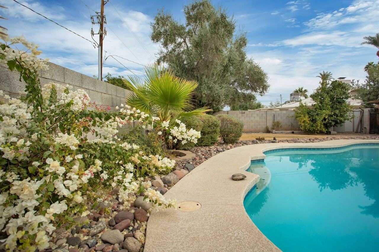 1106 E Balboa Dr - Photo 4 of 23