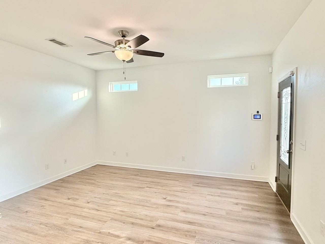 500 N D St - Photo 2 of 13