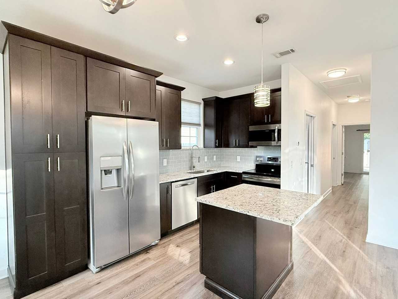 500 N D St - Photo 4 of 13