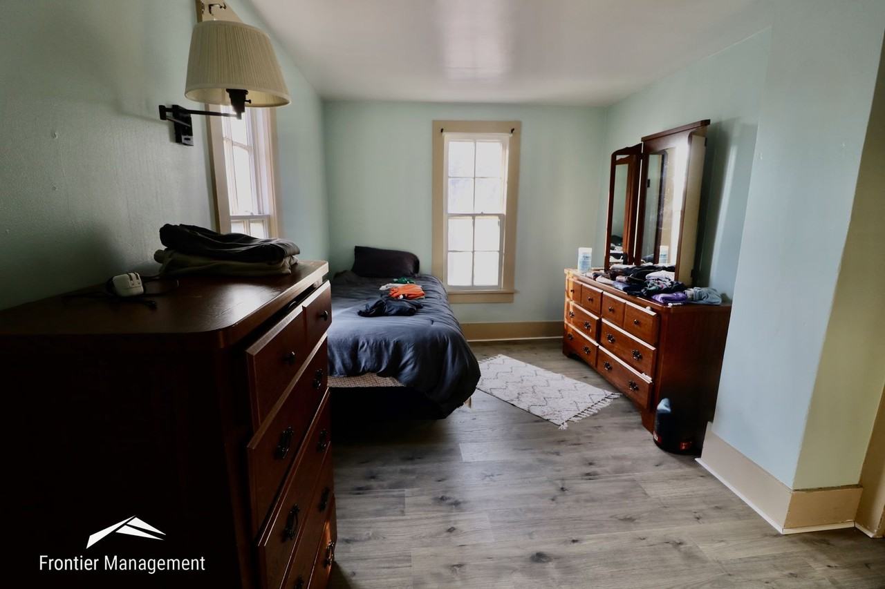 206 Ash St - Photo 7 of 9