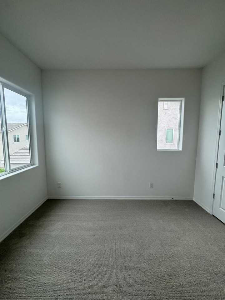 26421 N 22nd Ave - Photo 5 of 38