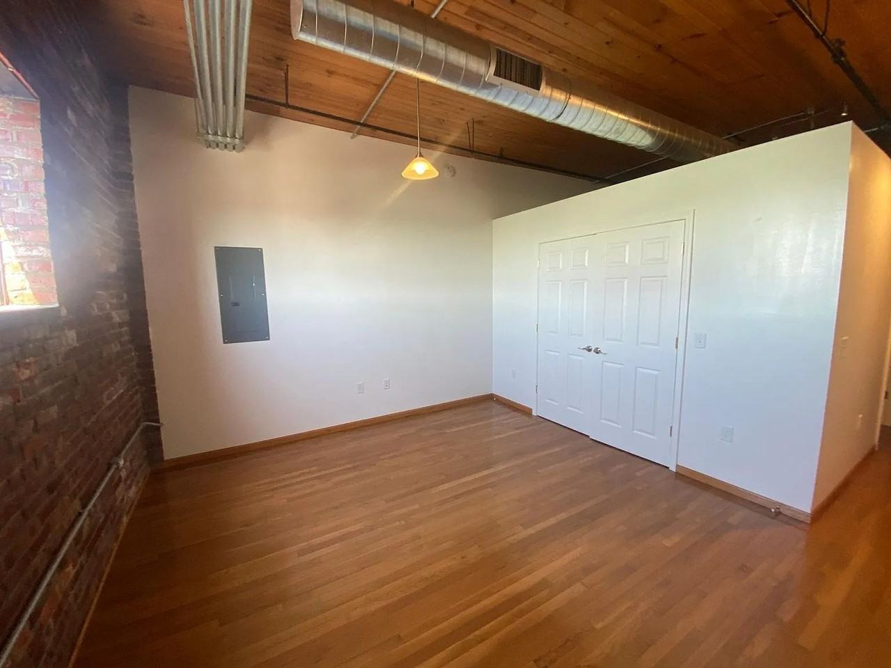 111 NORTH MAIN - Photo 4 of 19