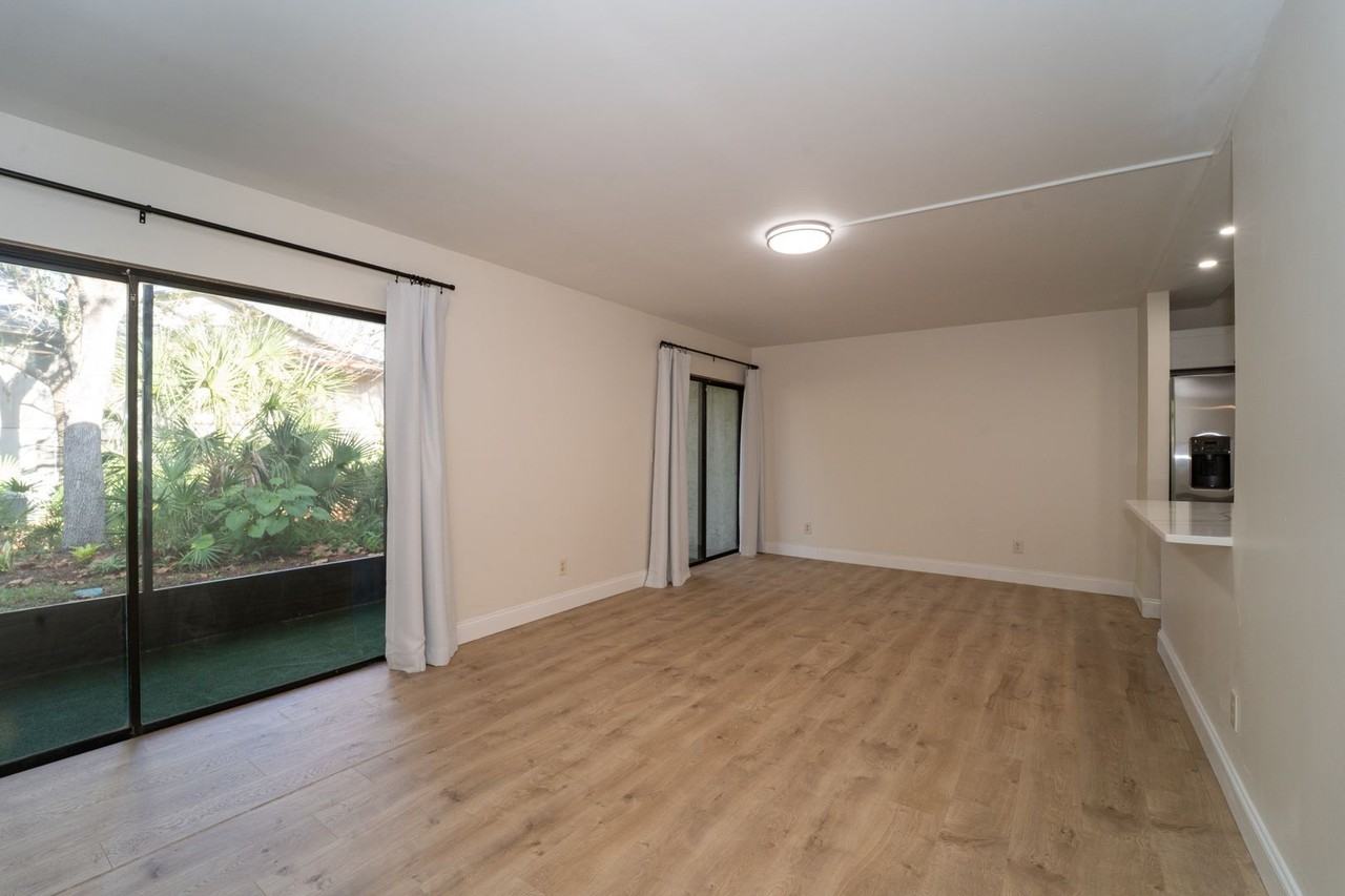 21 Cristina Ct - Photo 4 of 30