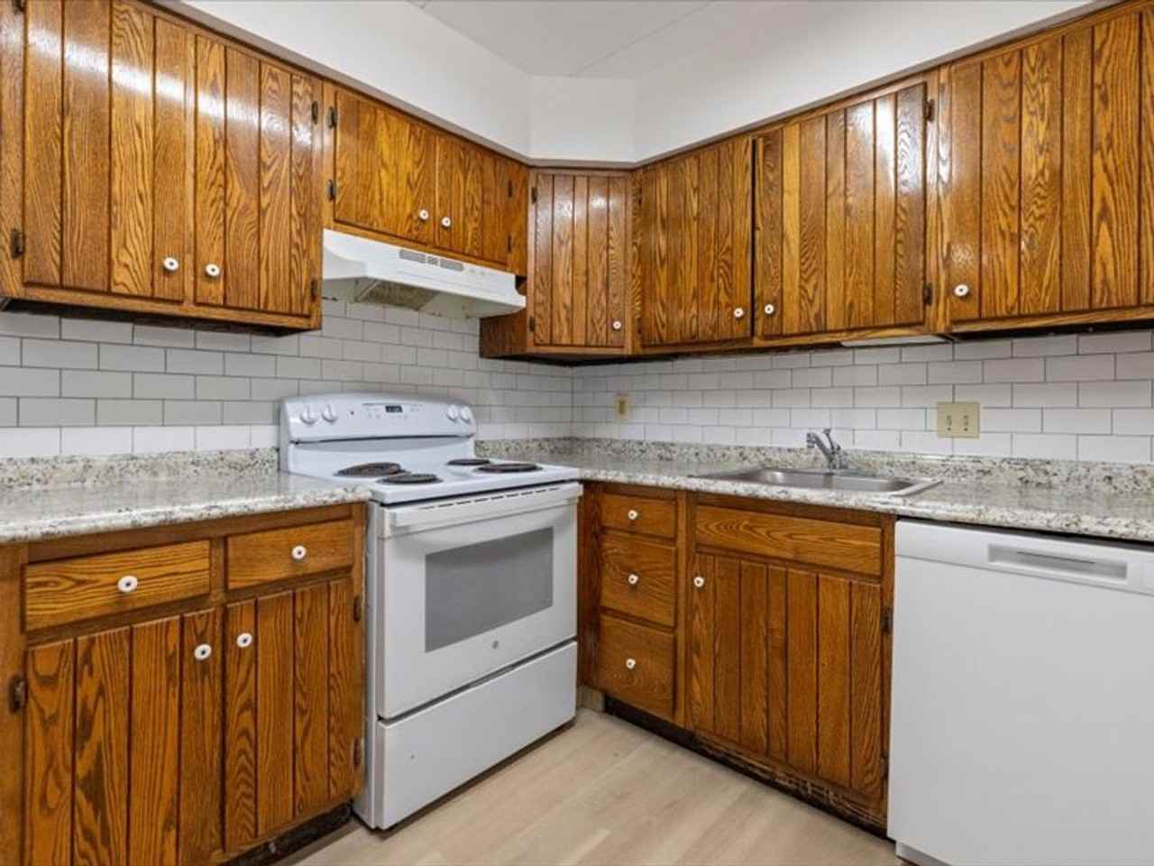 Peachgate - Photo 7 of 11