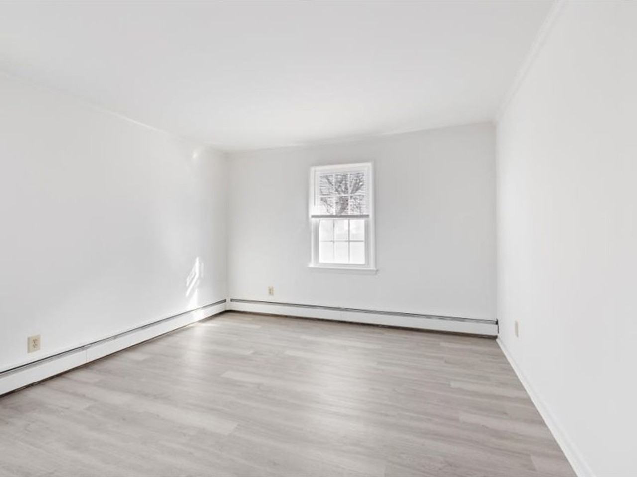 447 S Main - Photo 7 of 29