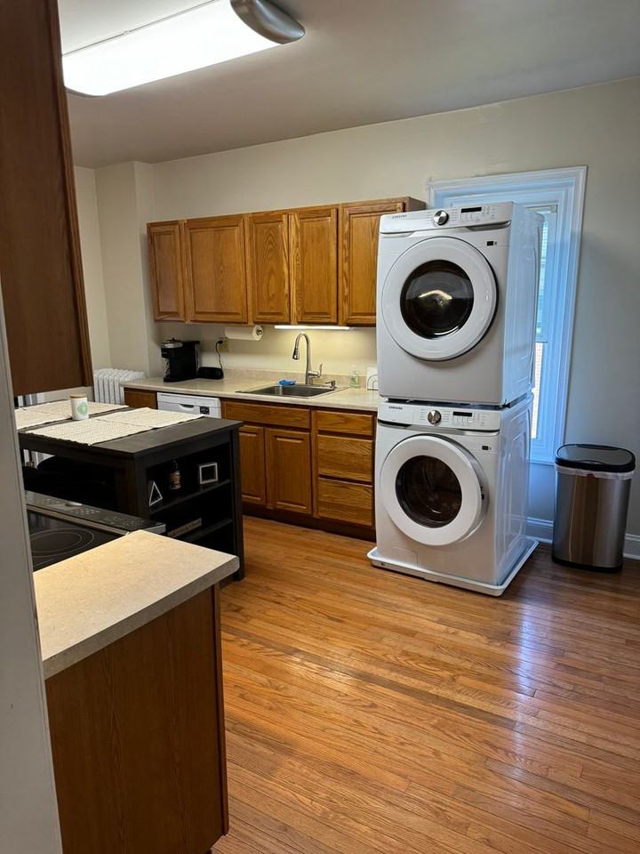 412 E 4th St - Photo 5 of 19