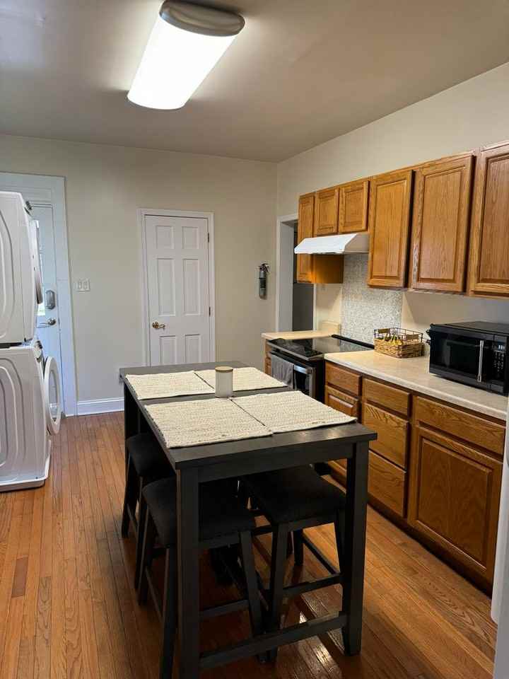 412 E 4th St - Photo 6 of 19