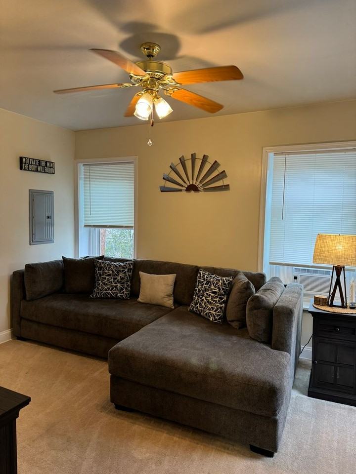 412 E 4th St - Photo 7 of 19