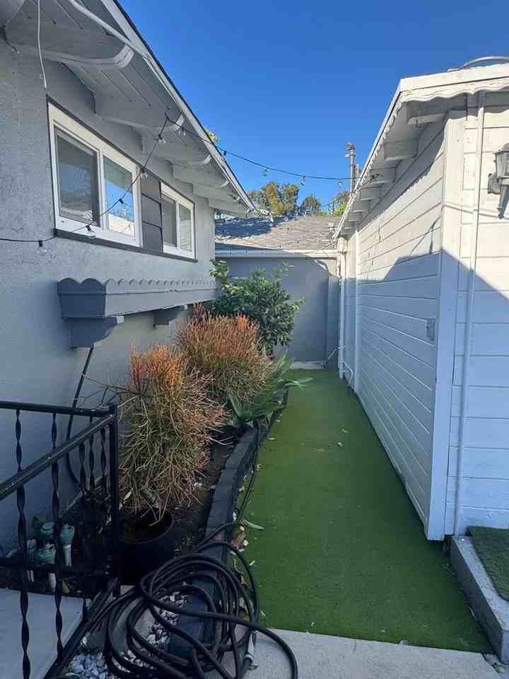 5309 Comercio Way - Photo 2 of 15