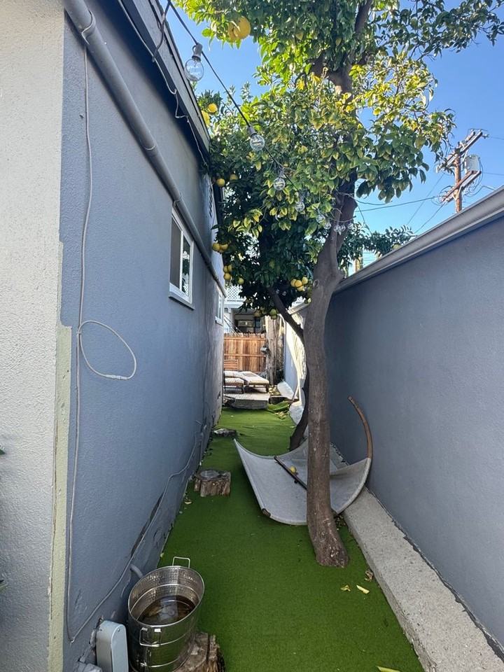 5309 Comercio Way - Photo 3 of 15