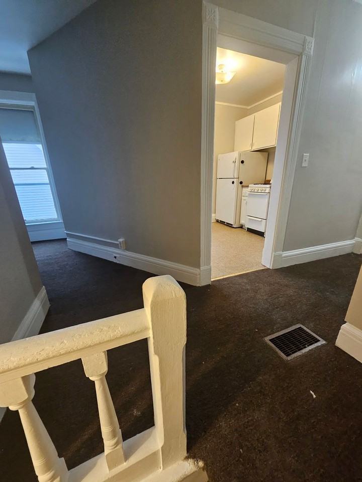 519 E 6th St #3 - Photo 2 of 14