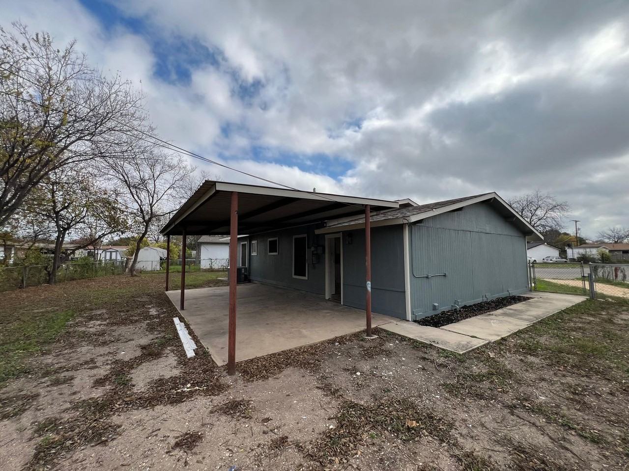 4223 Seabrook Dr - Photo 2 of 11