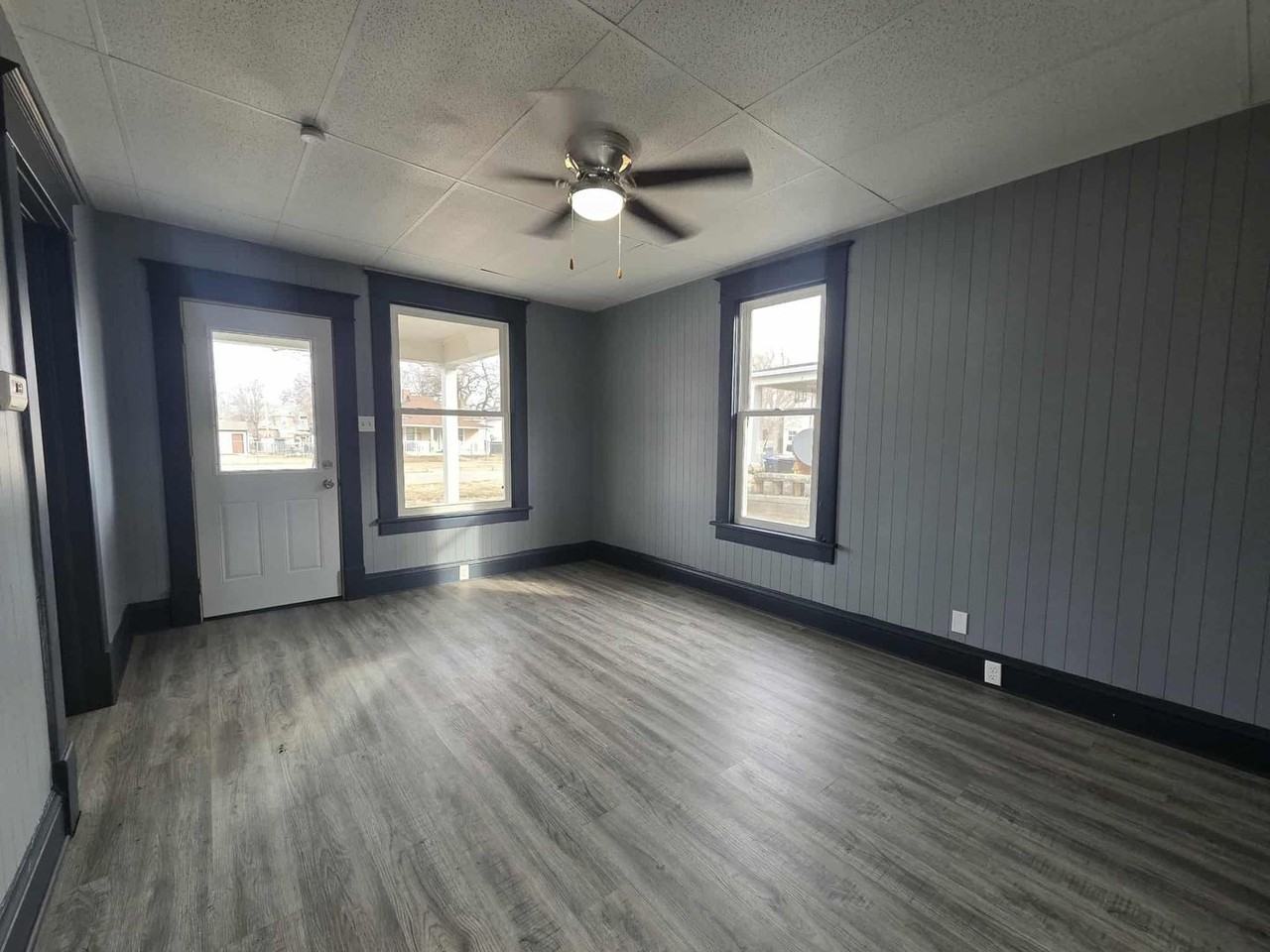 123 W 13th St - Photo 4 of 24