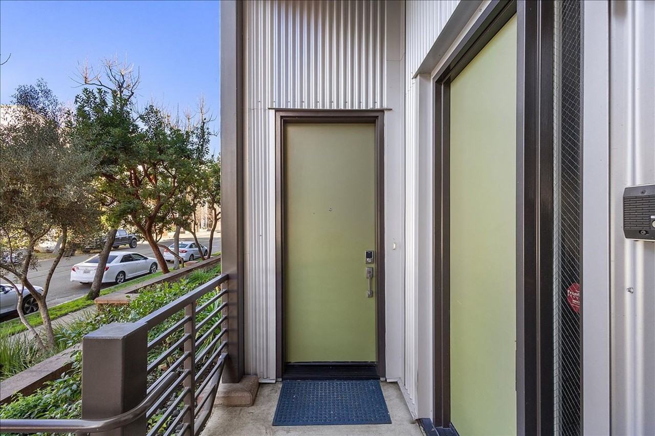 2939 Glascock St - Photo 2 of 40