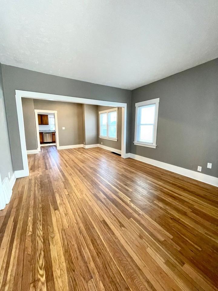 2517 N 49th St - Photo 2 of 10