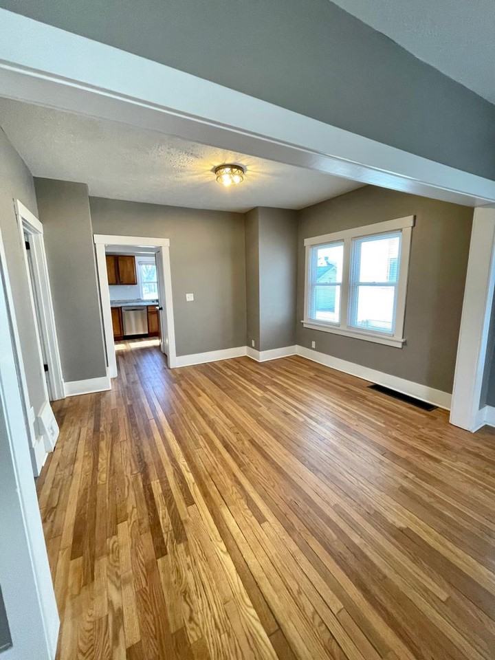 2517 N 49th St - Photo 3 of 10