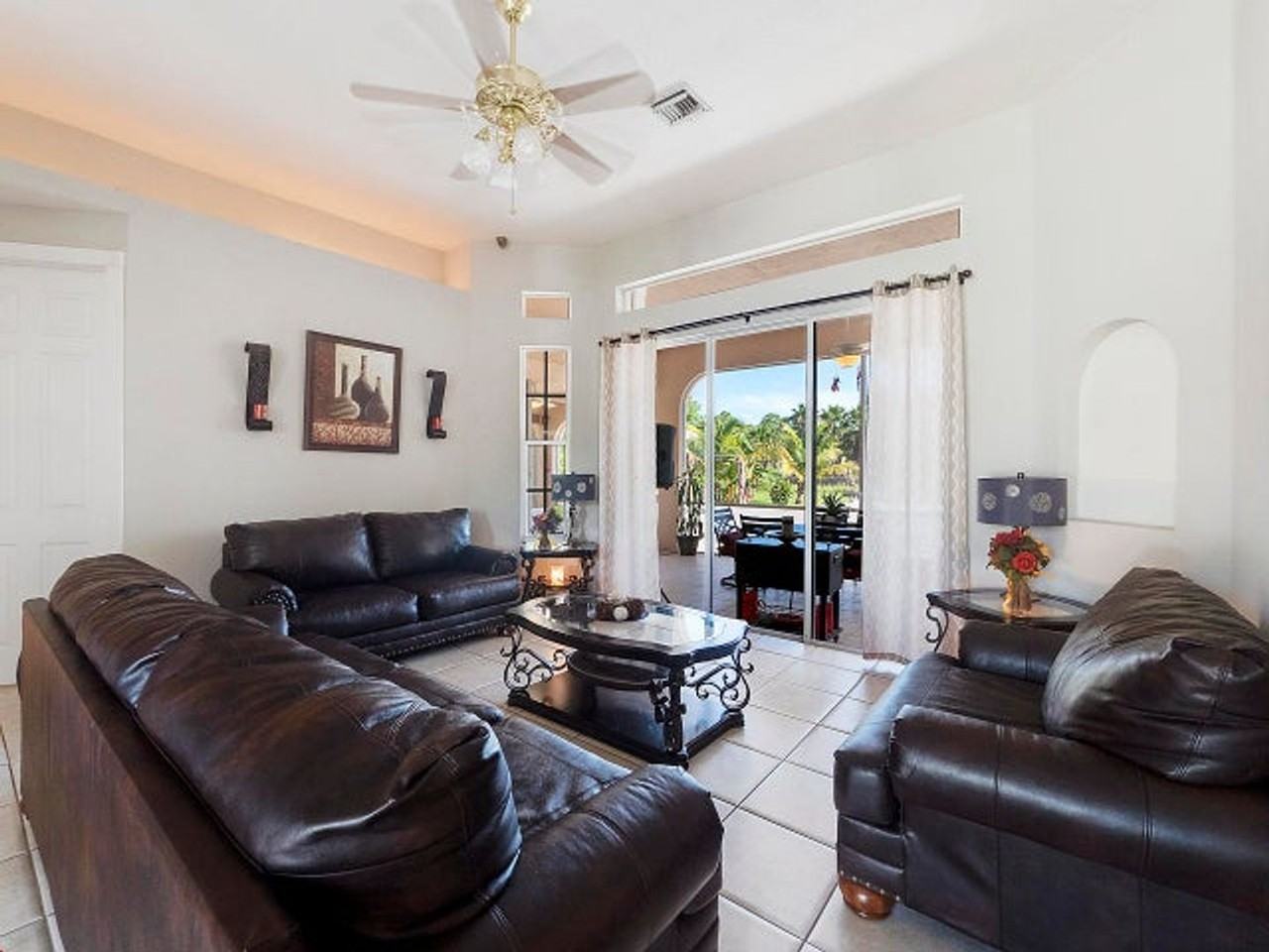 17945 36th Ct N - Photo 2 of 10