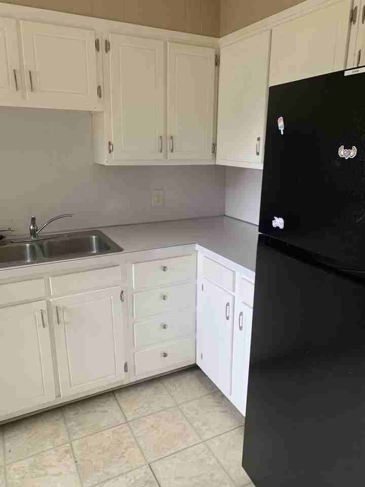 952 Chadwick Drive - Photo 4 of 9