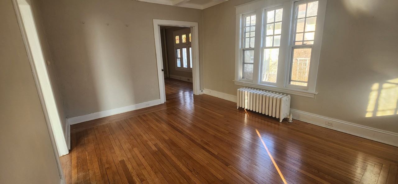 469 Ontario St - Photo 2 of 10