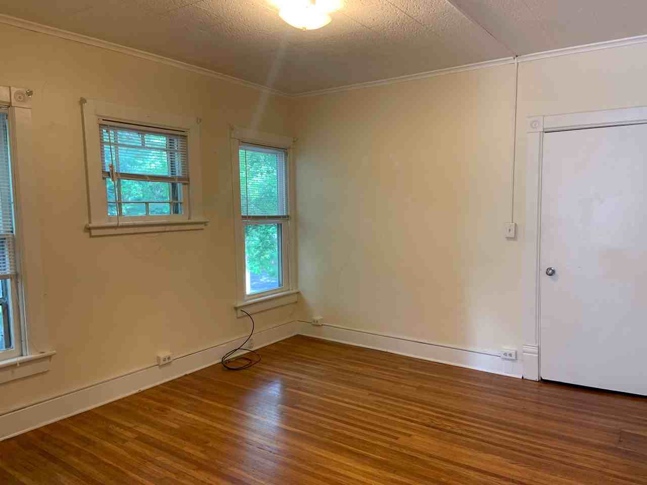 113 Jenkins St - Photo 3 of 13