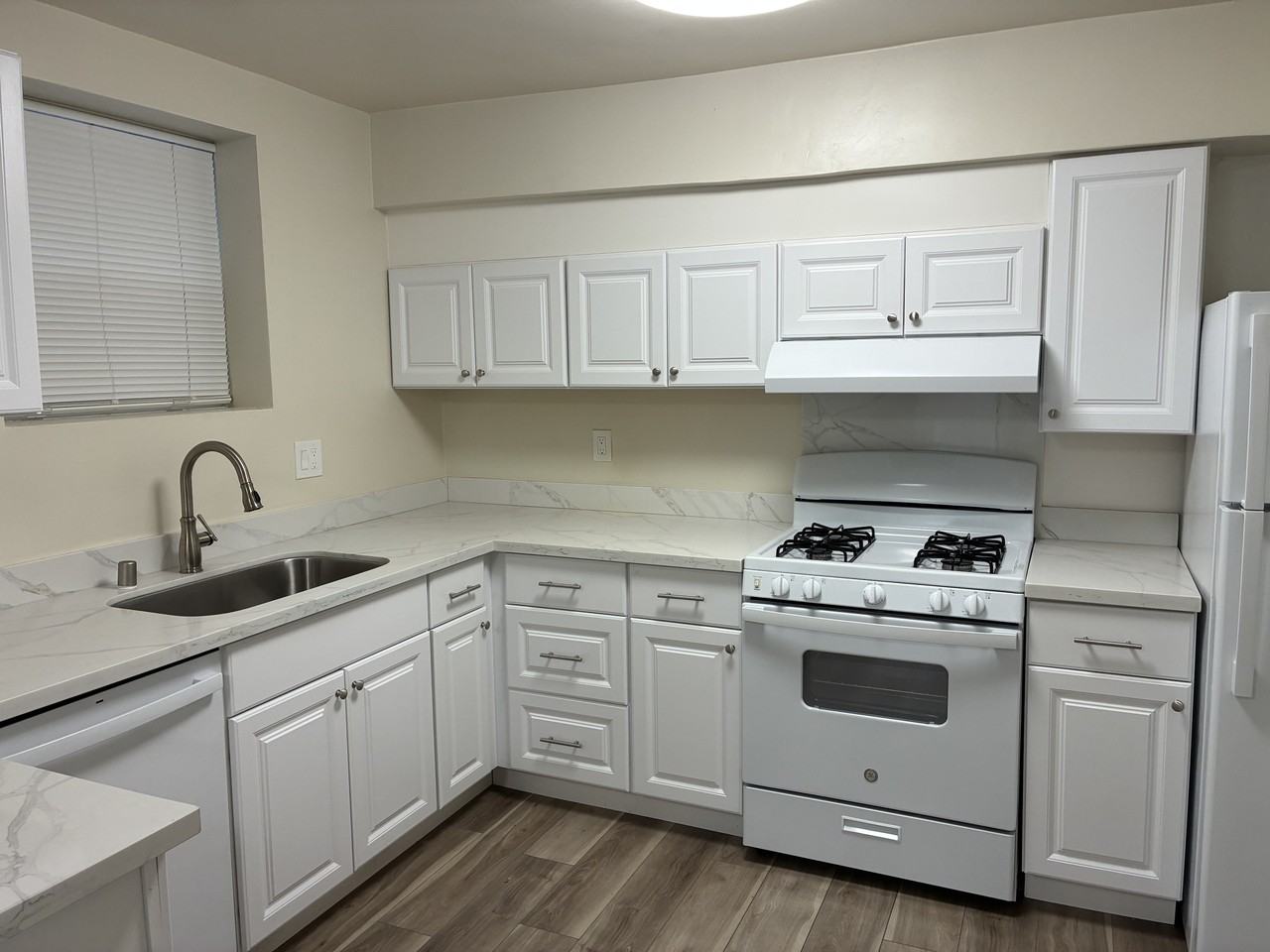 Warren/Main Street 992 - Photo 2 of 7