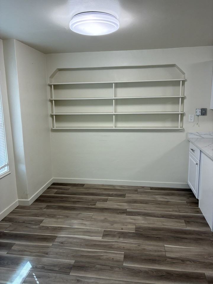 Warren/Main Street 992 - Photo 5 of 7