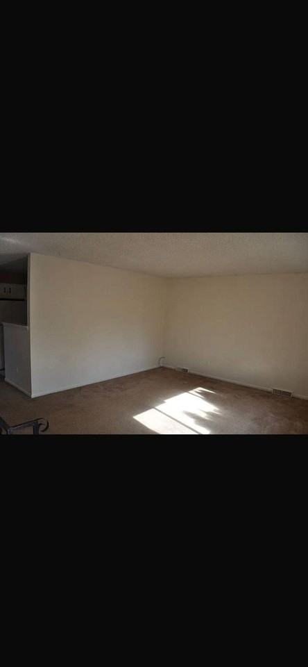 10251 Benton Street - Photo 7 of 11