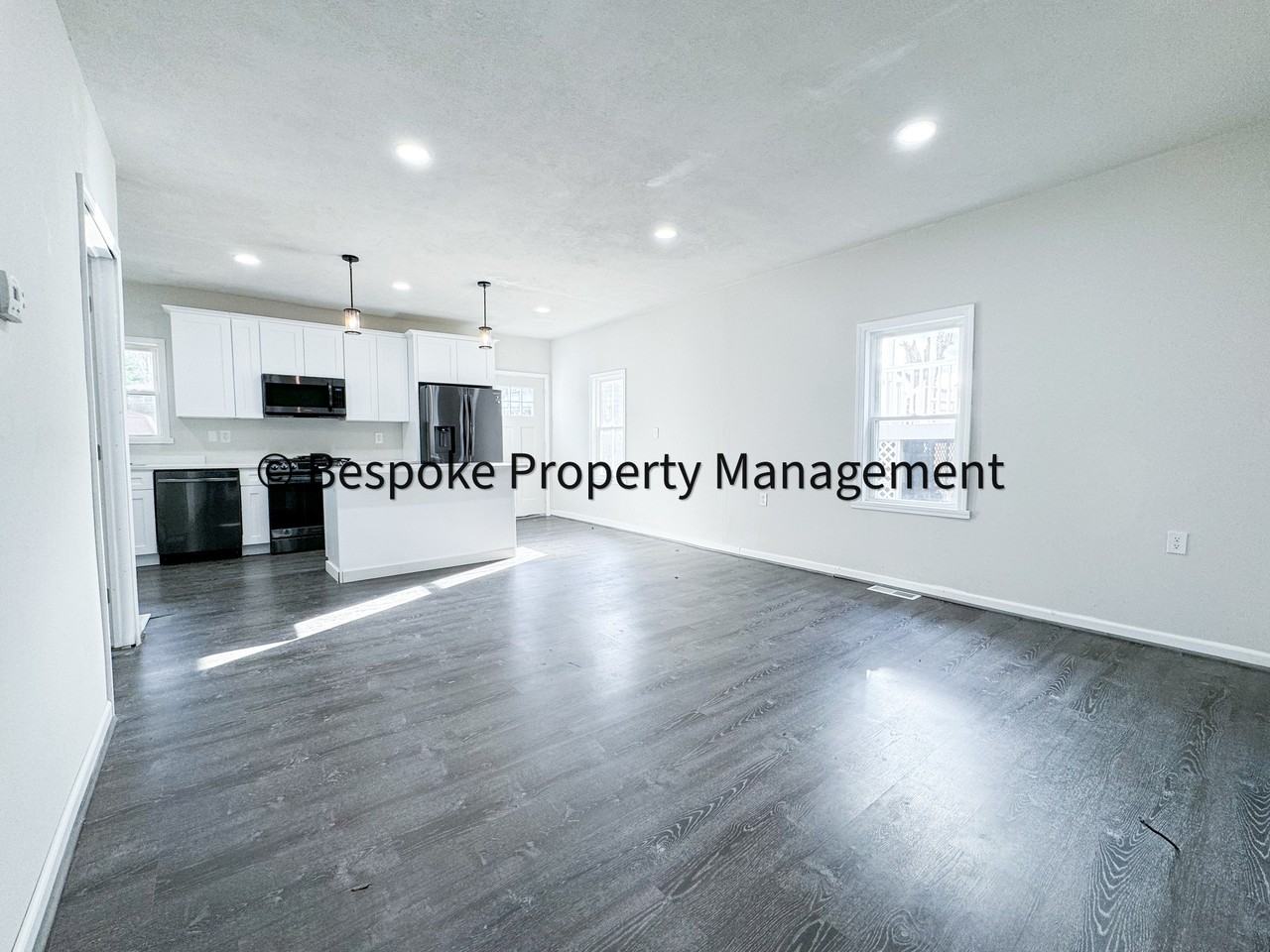 211 Gordon St - Photo 3 of 10