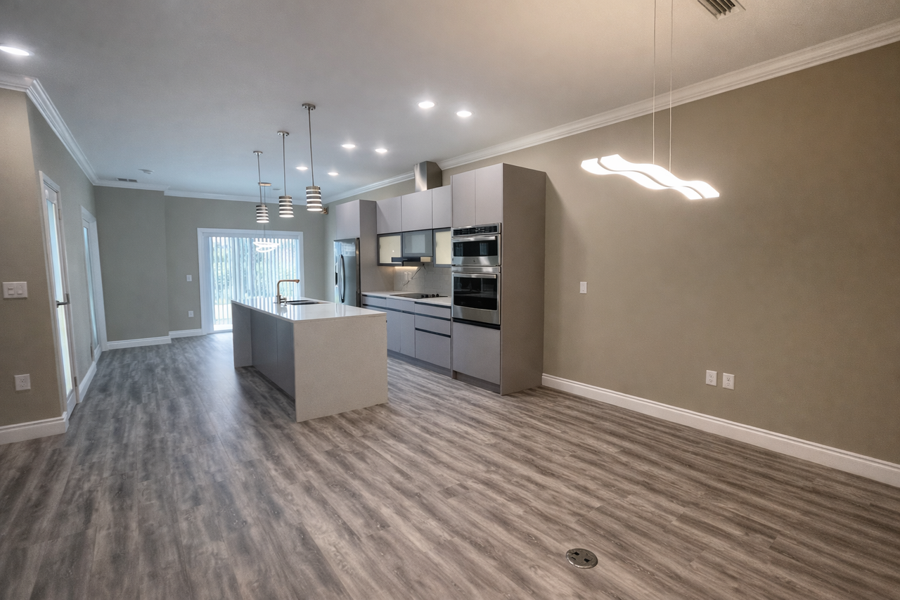 2033 Greenbriar Ter - Photo 2 of 13