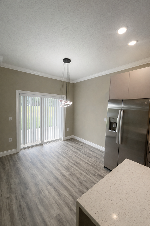 2033 Greenbriar Ter - Photo 5 of 13