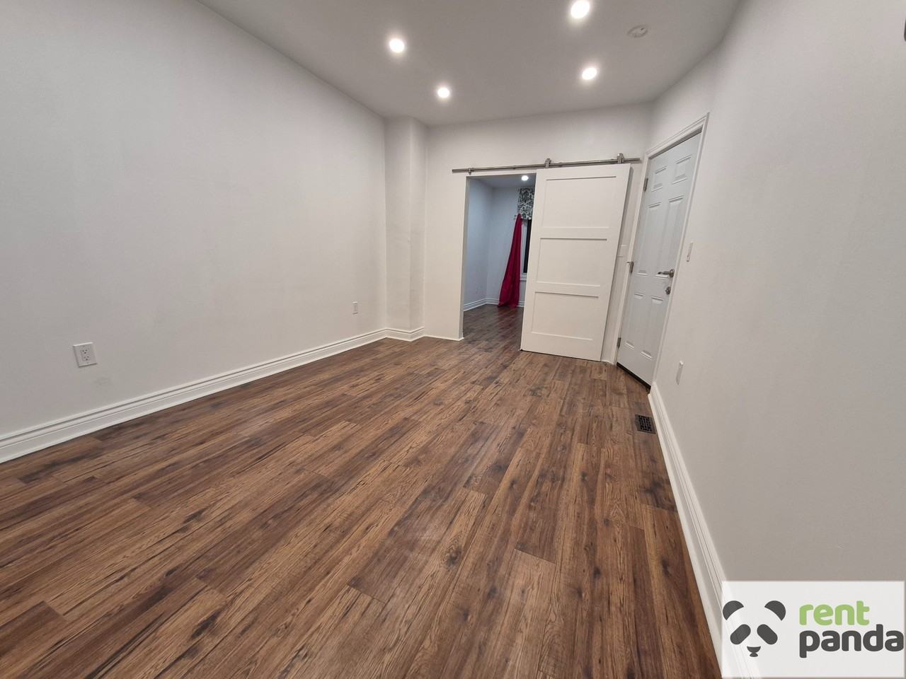 156 Oakcrest Ave #MAIN - Photo 2 of 14