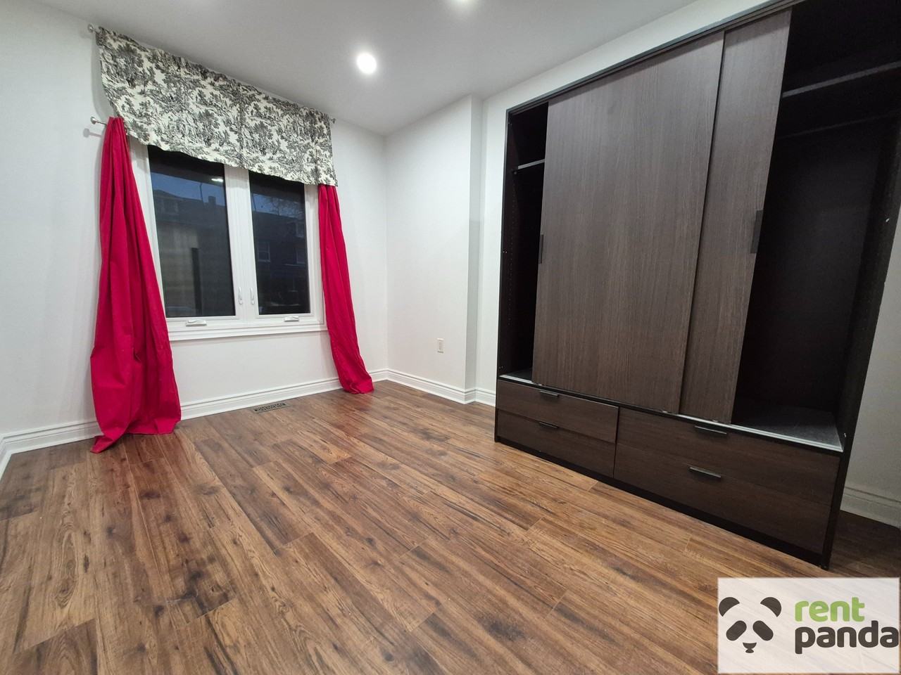 156 Oakcrest Ave #MAIN - Photo 5 of 14