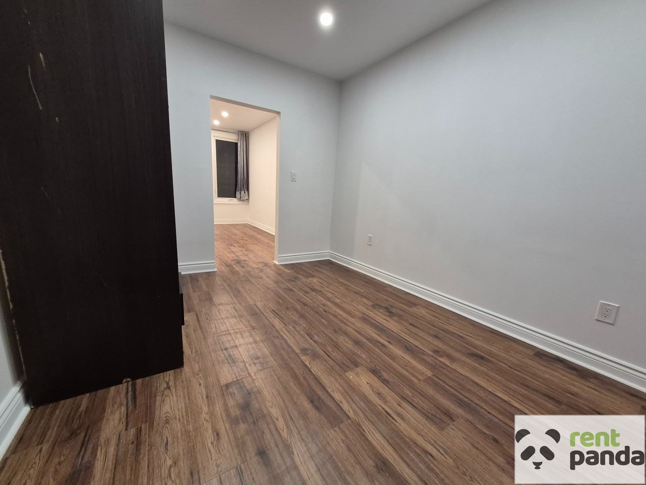 156 Oakcrest Ave #MAIN - Photo 7 of 14