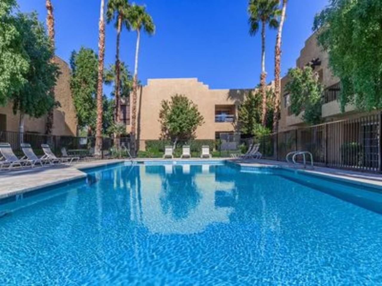 CANDLEWOOD APARTMENTS - Photo 3 of 31