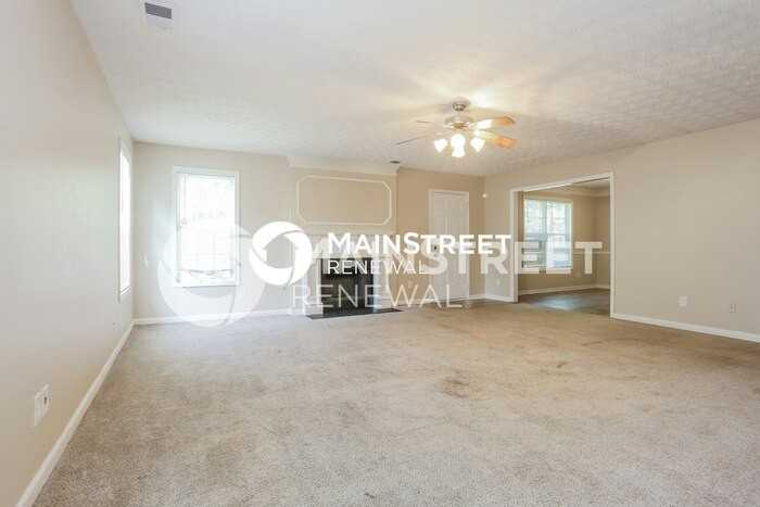 3909 Riverside Pkwy - Photo 4 of 17