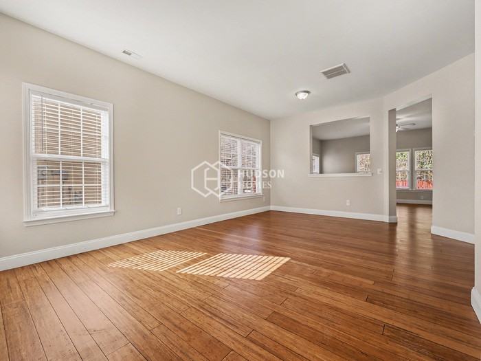 13527 Pontchatrain Ave - Photo 4 of 32