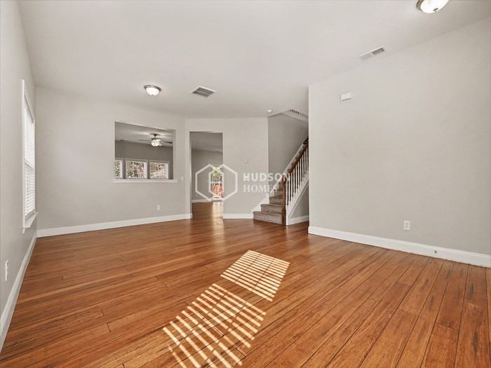 13527 Pontchatrain Ave - Photo 5 of 32