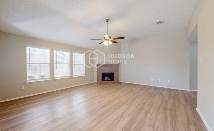 4113 Majestic Ct - Photo 7 of 32