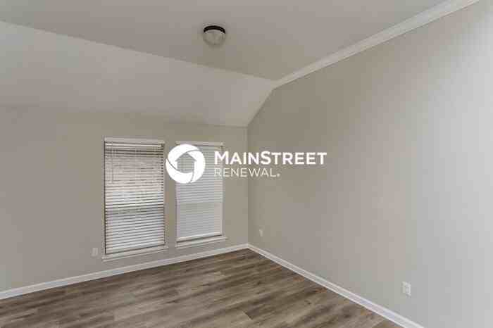 208 Starlight Dr - Photo 5 of 12