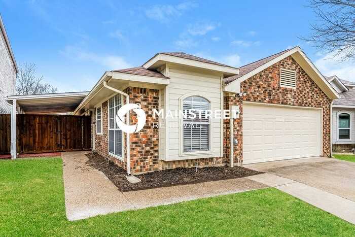 914 Plantation Dr - Photo 2 of 15