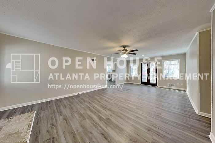 220 Sabrina Ct - Photo 4 of 26