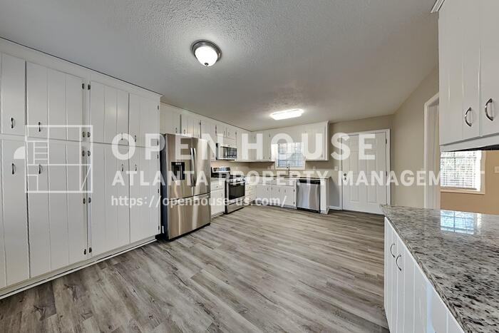 220 Sabrina Ct - Photo 6 of 26