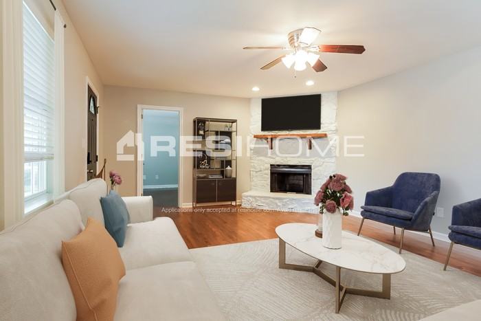 2011 Kelly Ln - Photo 3 of 17